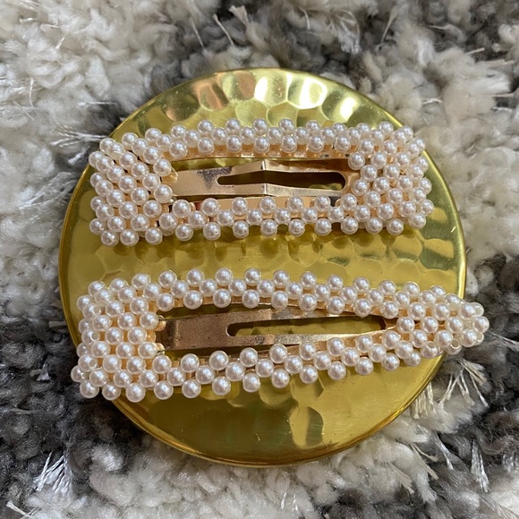 oversized pearl hair clips/barrettes (2 pcs.) - Picture 3 of 5